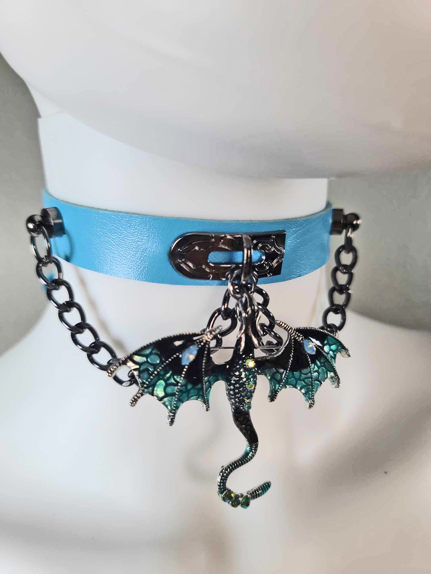 Dungeon Masters Blue Dragon Collar