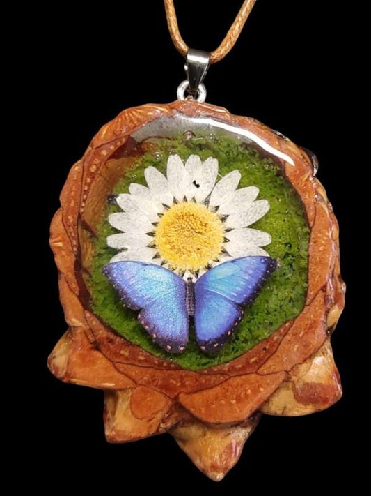 Daisy pinecone pendant necklace.